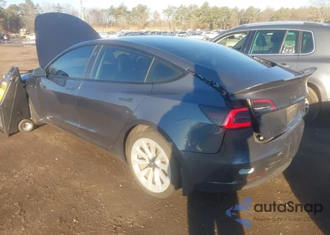 2022 Tesla Model 3 Long Range Dual Motor All-Wheel Drive z USA, uszkodzony, nr VIN 5YJ3E1EB0NF181589